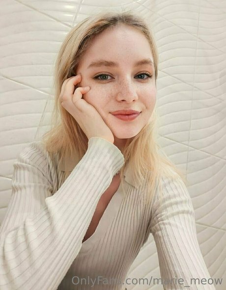 marie meow star erotic photo