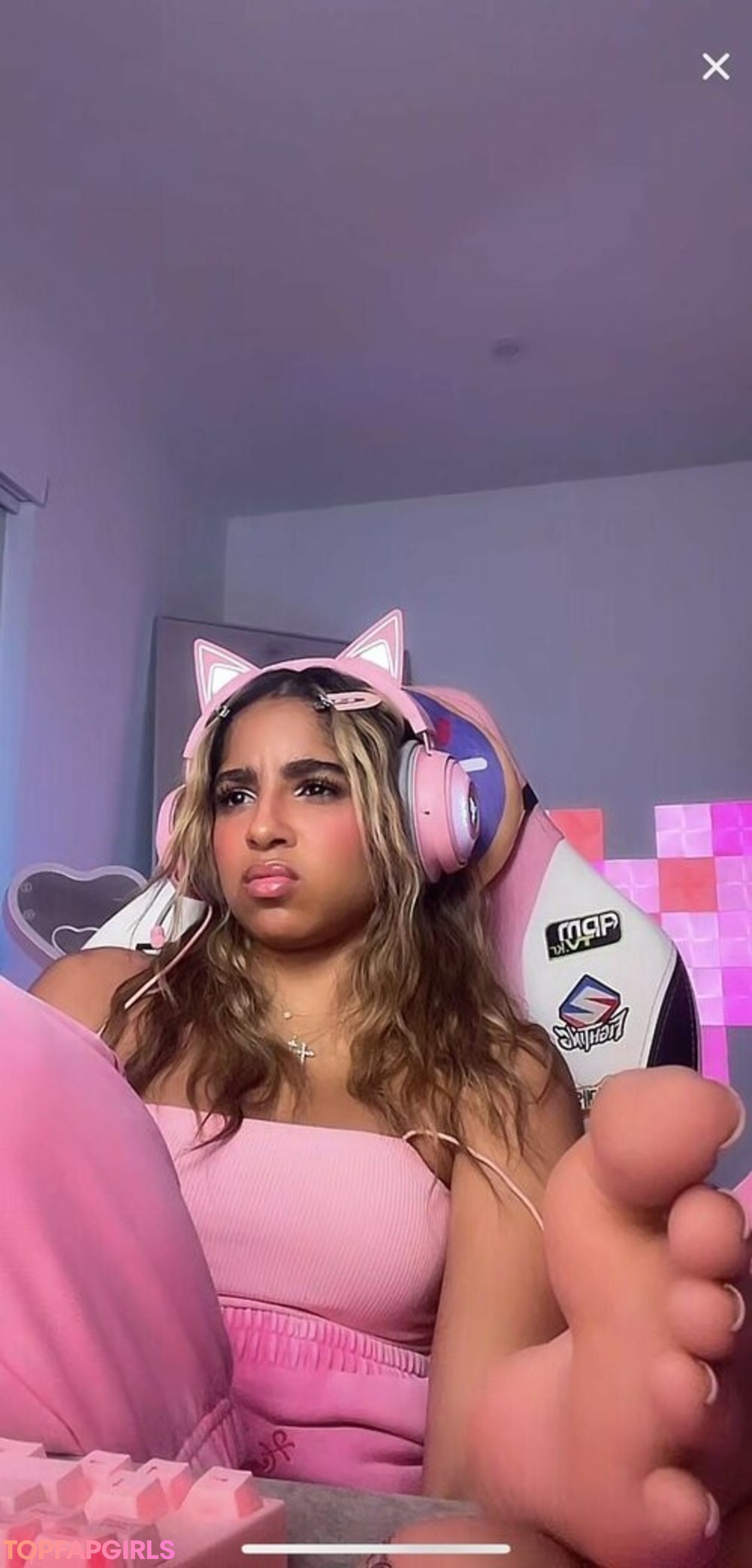 flat chested onlyfans porn photo