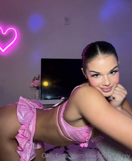 Chloe Swain star adult picture