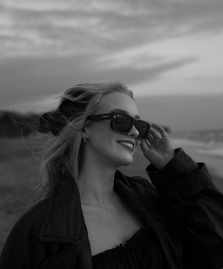 Chloe Rose Robertson model nice img