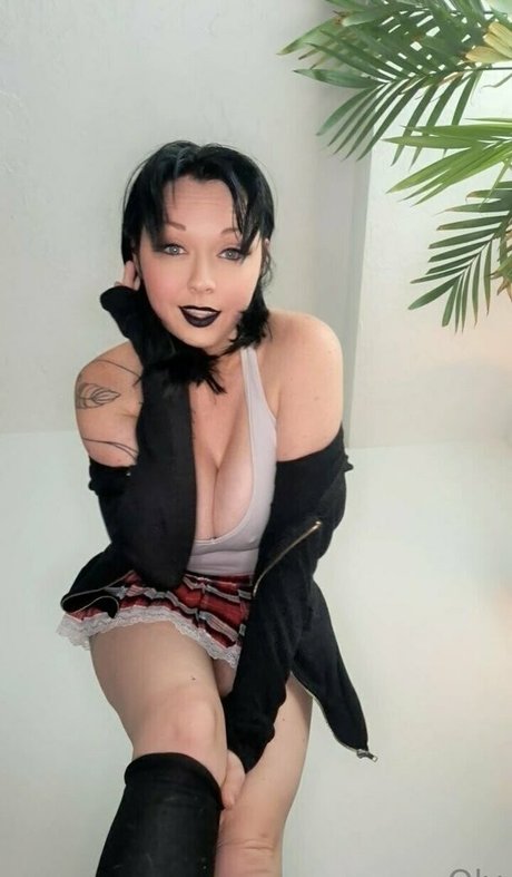 youcancallmeoly erotic actress pics