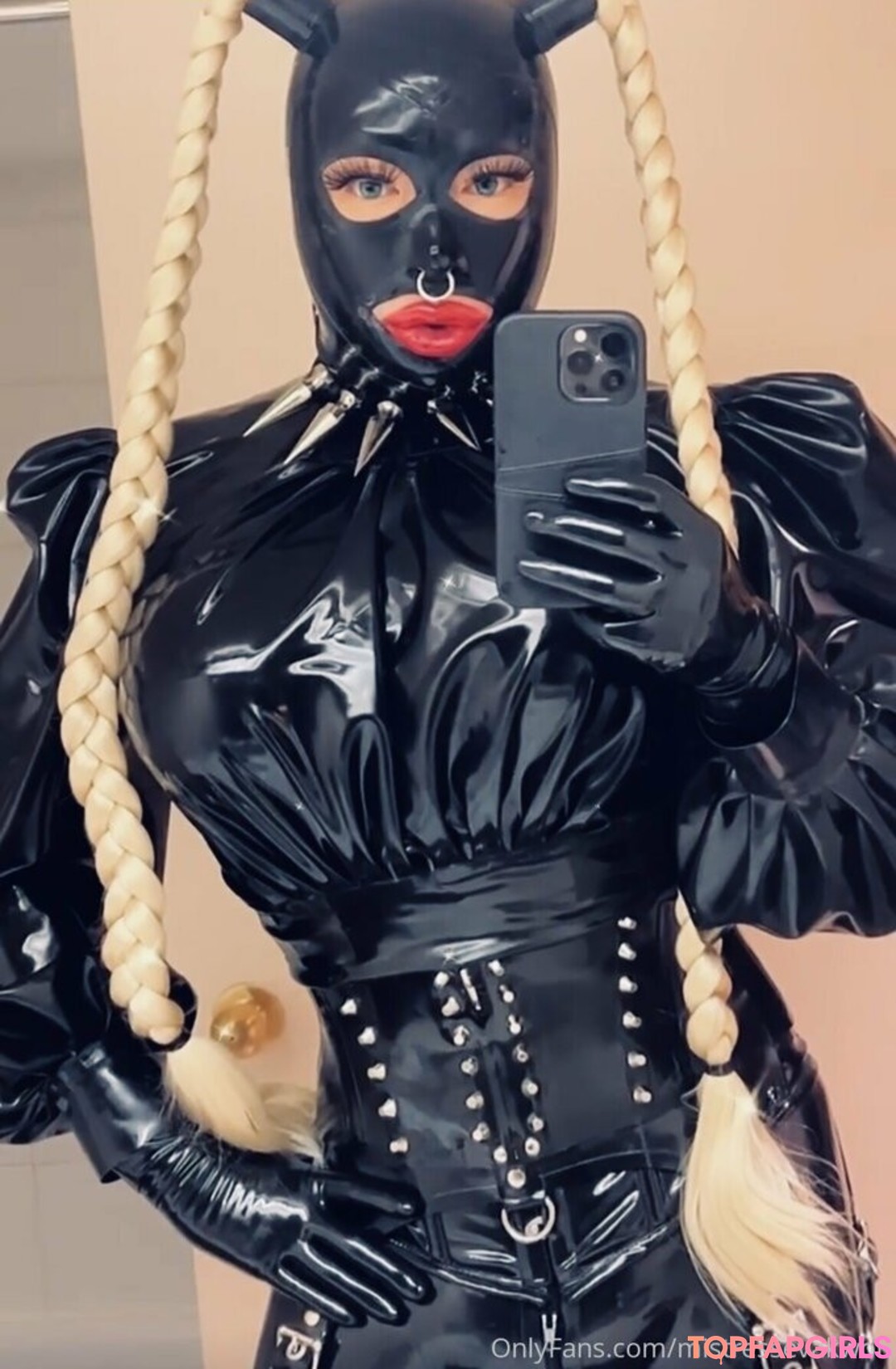 mistressyumi pornstar xxx photo