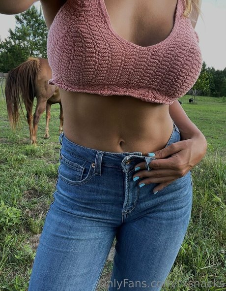 txsnacks model adult images