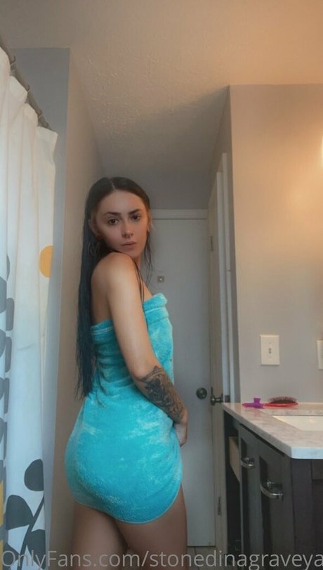 stonedinagraveyard high quality model gallery