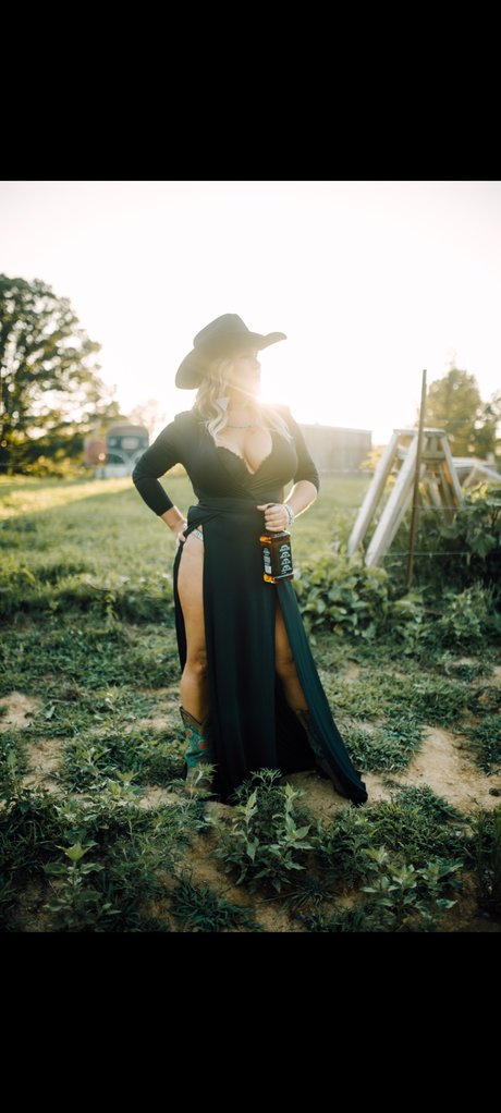 Sassi618 model nude image