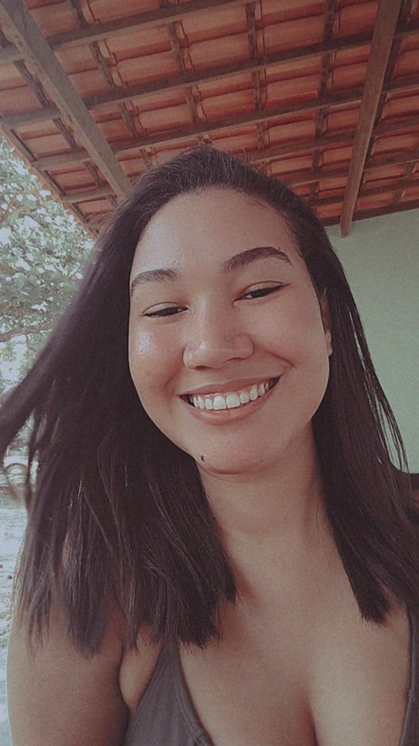 Queelly model erotic img