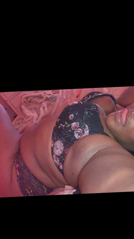 Shakia Snow model erotic pics