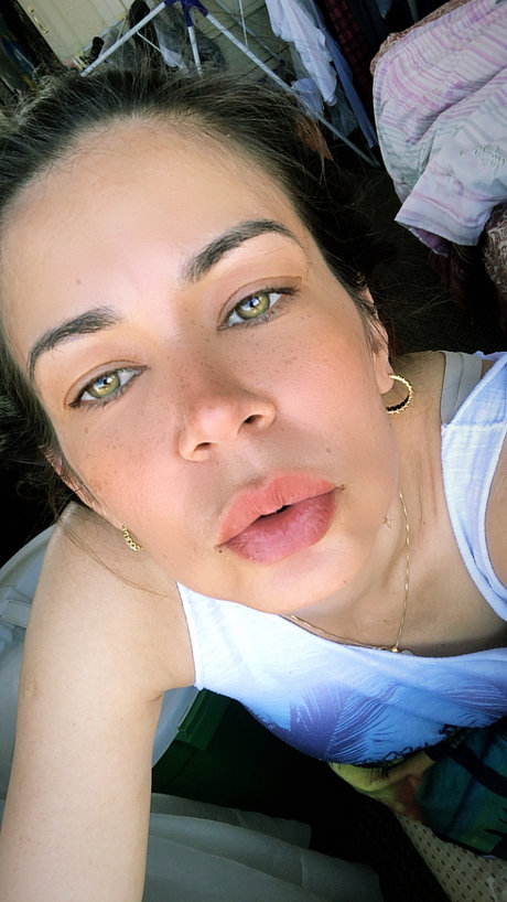 Rosymeloo art actress pic