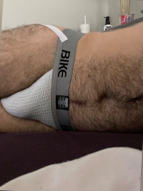 ScruffyZaddy erotic model pic