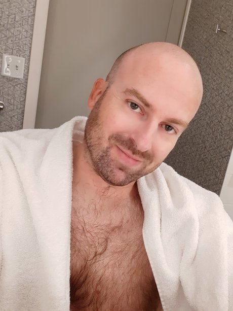 Wheelchair Guy pretty actress image