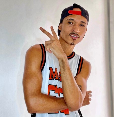 BR KC HOT adult star image