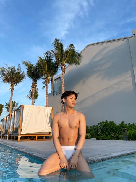 NaiMagazine BKK model nudes pic