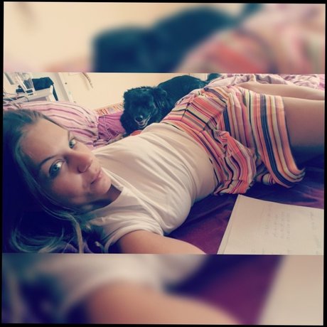 HONEY POT beautiful pornstar img