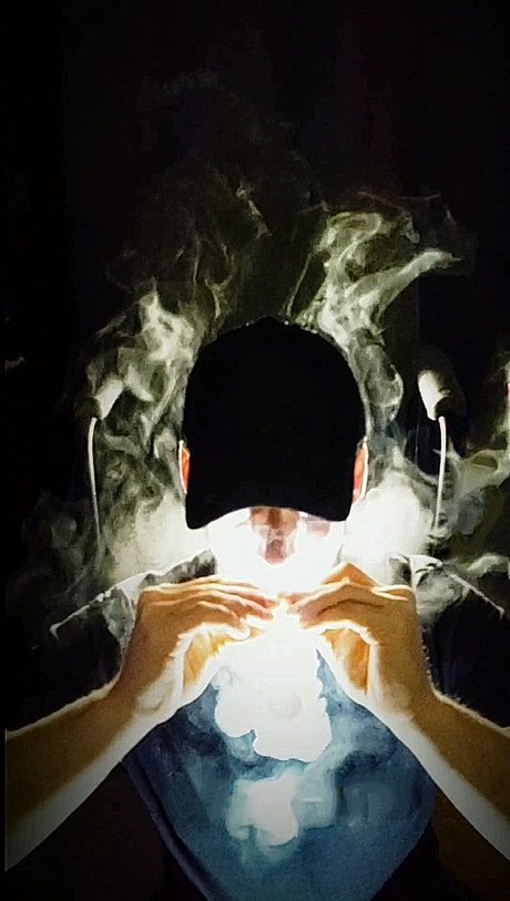 Cloudy Canadian actress img