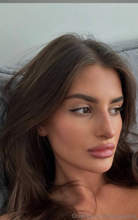 StacyQuinst exclusive model photos