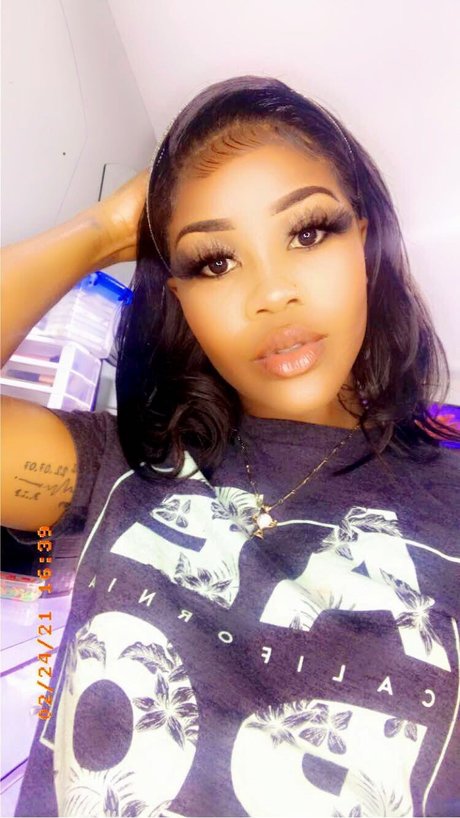 Psycho kisses_ model adult img