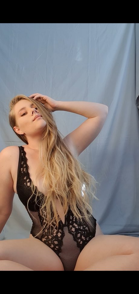 UndressedCeleste hot star photo