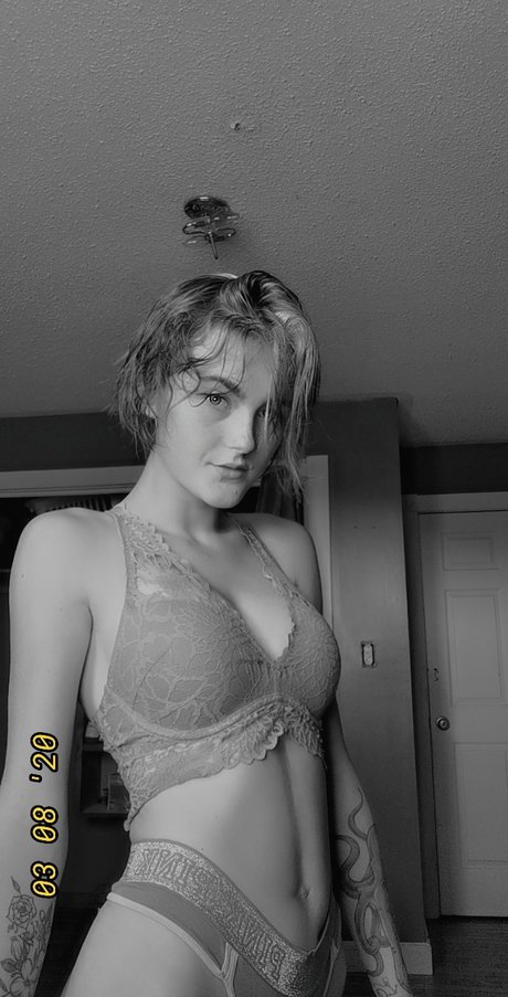 Alabama Smirle nice pornstar gallery