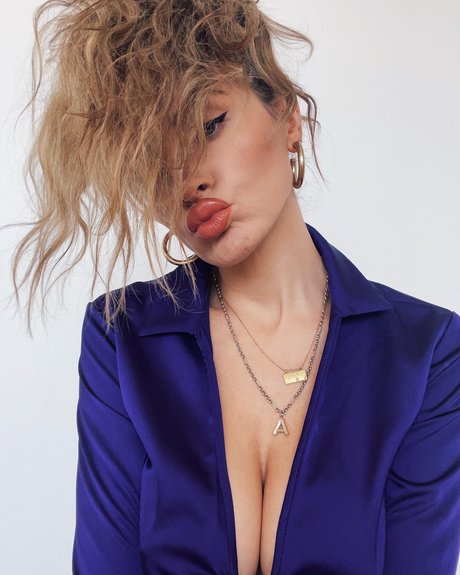 horny nurse onlyfans hot sexy pic