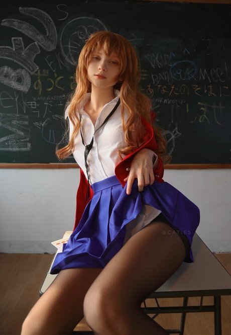 catiescos hot actress picture