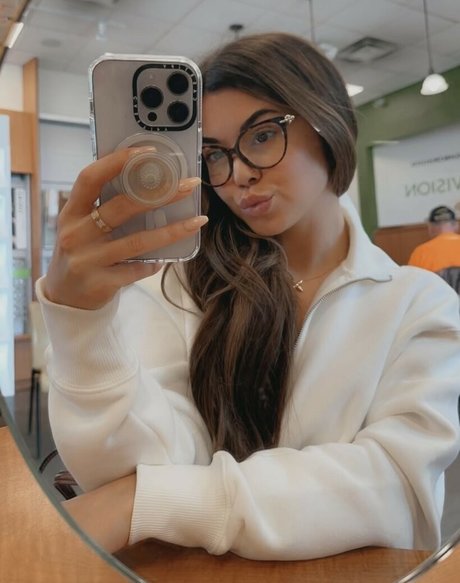 Steph pappas profile image