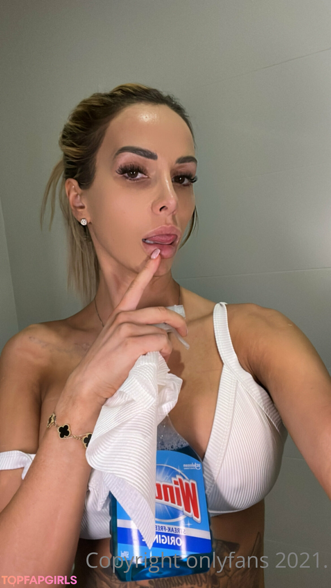 athletic milf onlyfans sexy nudes pics