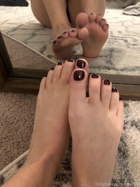 Lilasoles porn star img