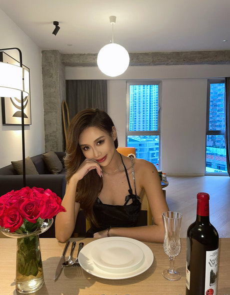 Joanna Li exclusive pornstar images