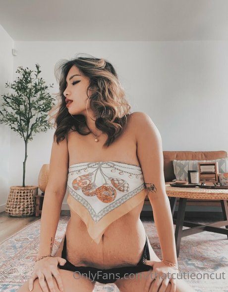Ilah Dizon pornstar gallery