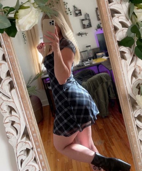 CyberAlina model sexy photo