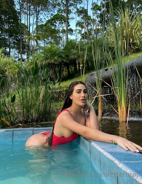 Esterbron model beautiful photo