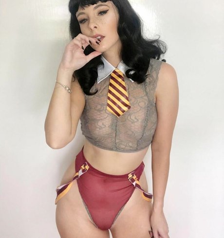 Catsefiro pretty actress images