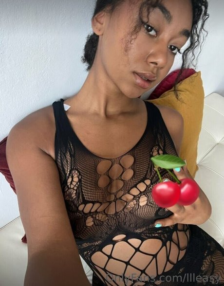 llleasy star xxx galleries