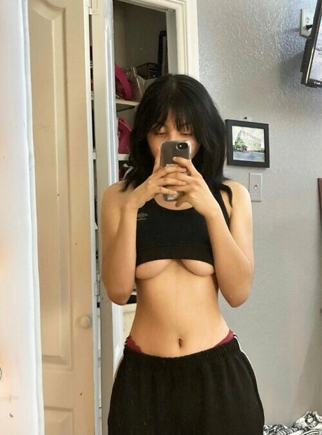 d00mlee hot actress pictures