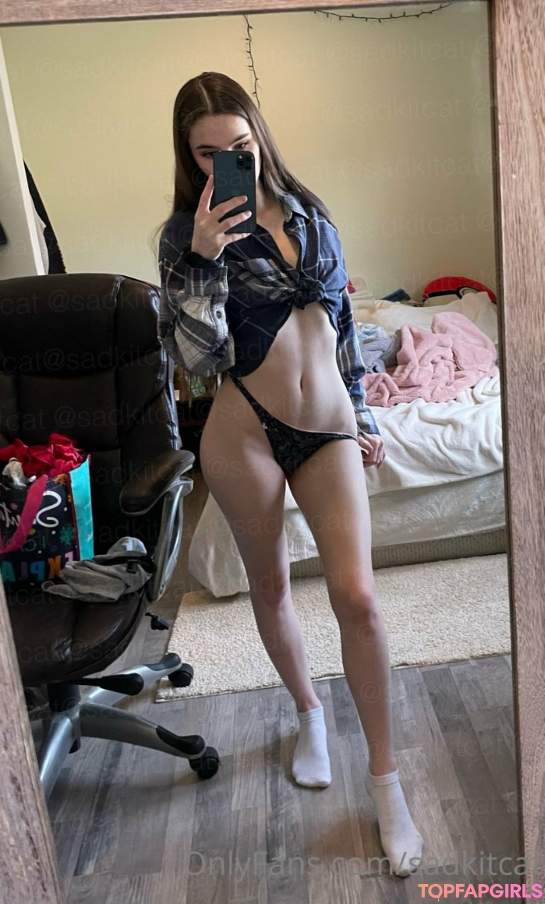 petite skinny onlyfans hot image