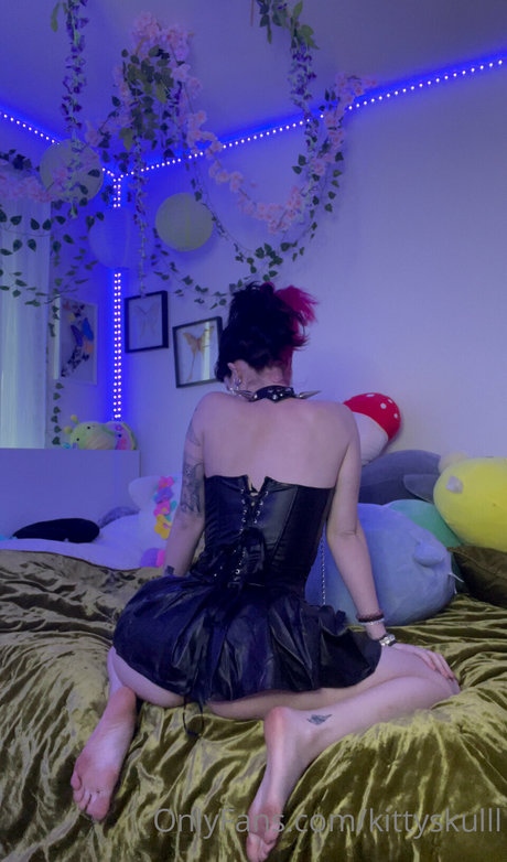 Caroline Carr_ nude actress galleries