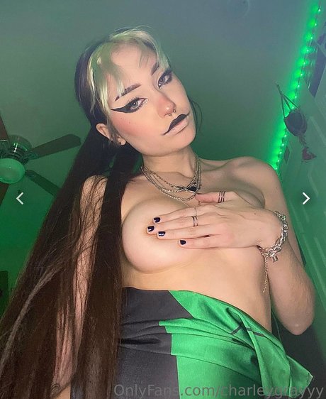 charley pretty model gallery