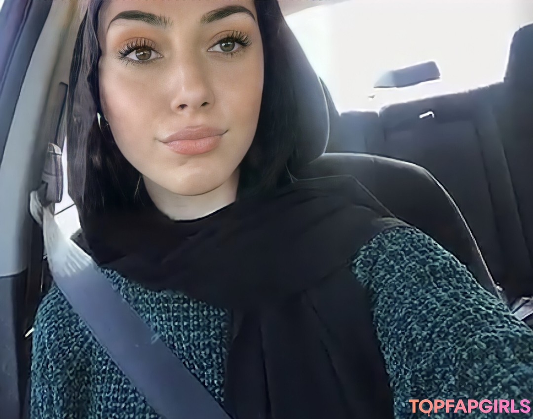 bxbbymaya high quality model image