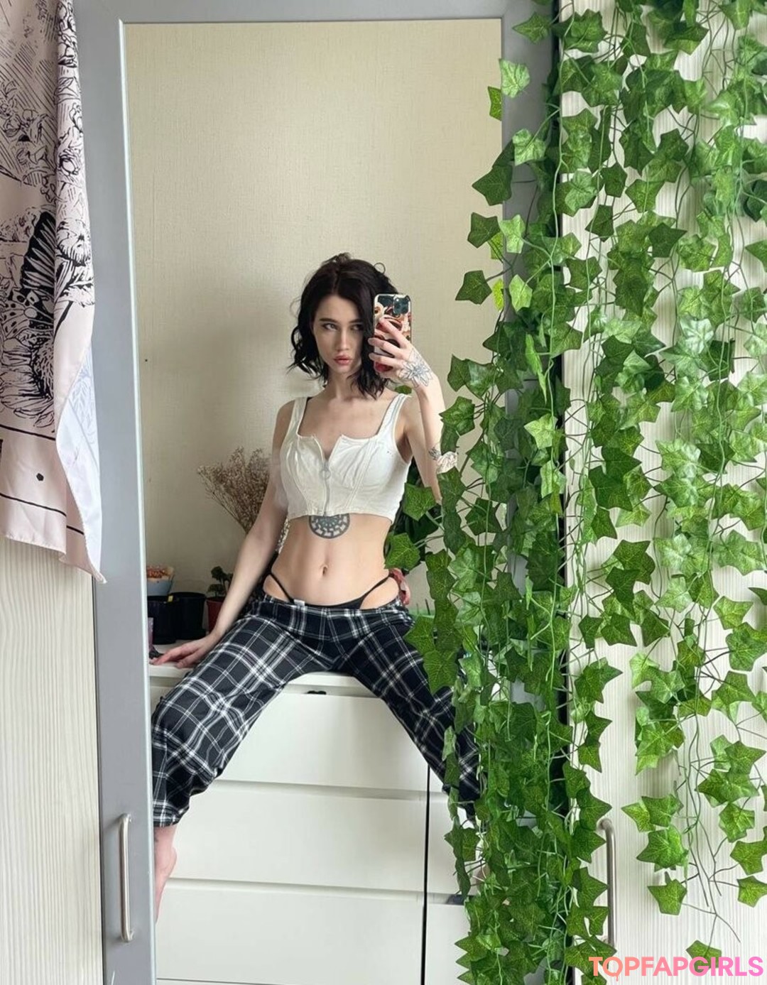 lesbian fisting onlyfans naked picture