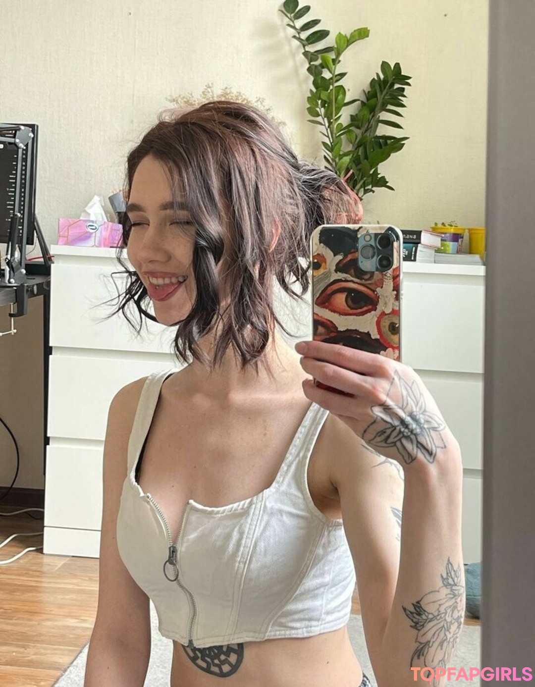 busty redhead onlyfans sexy nudes pics