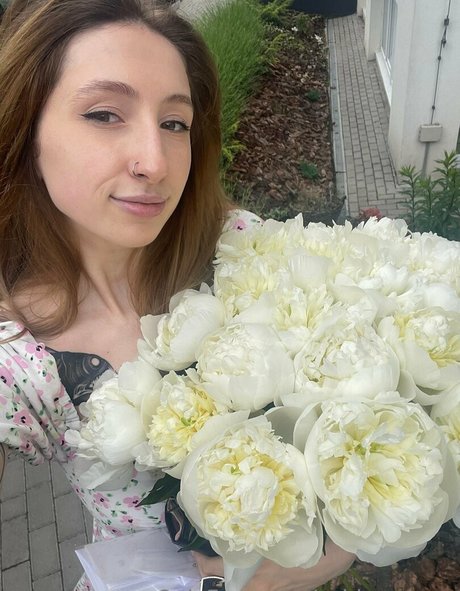 Ashley Ross star nude pic