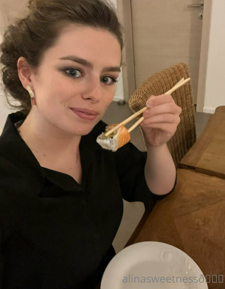 alinasweetness free actress galleries