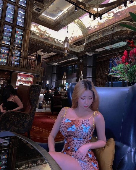 Bree Wales Covington naked model picture