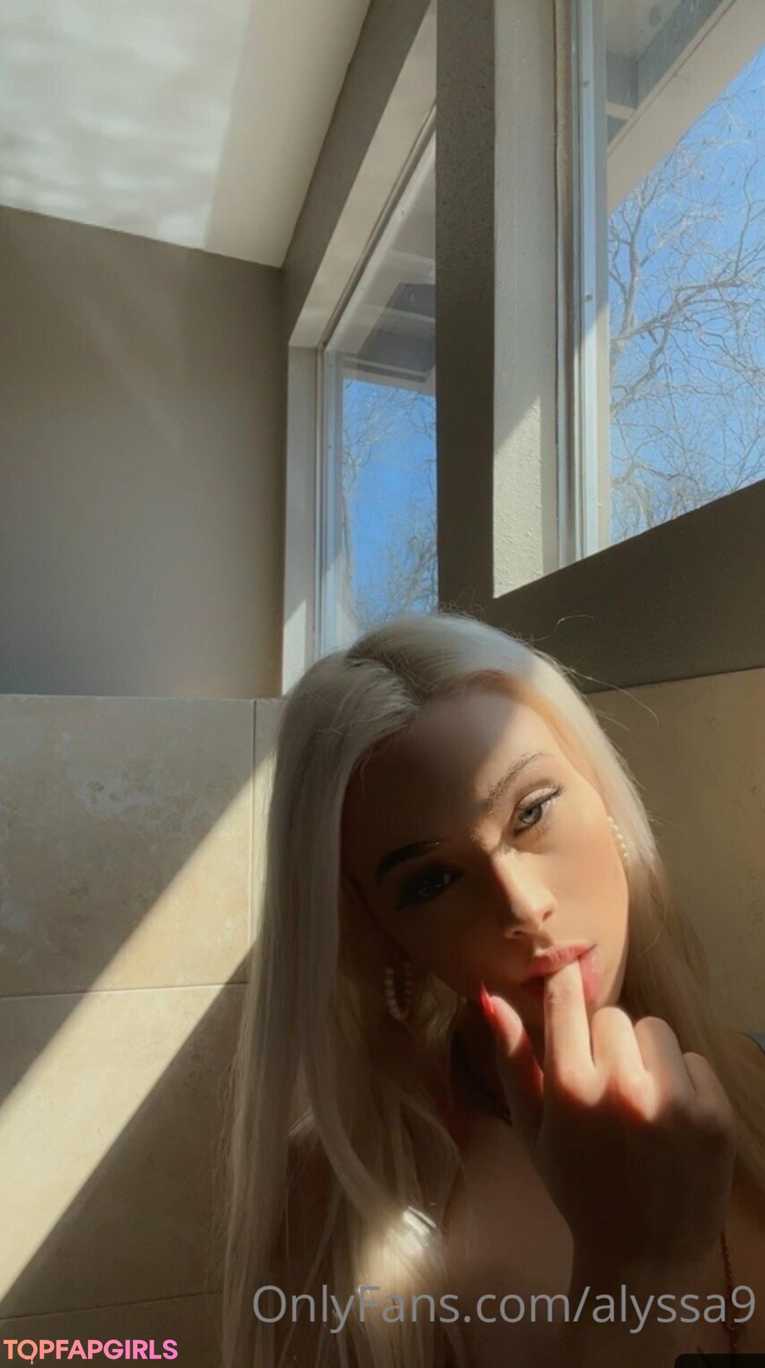 blonde babe onlyfans erotic photo