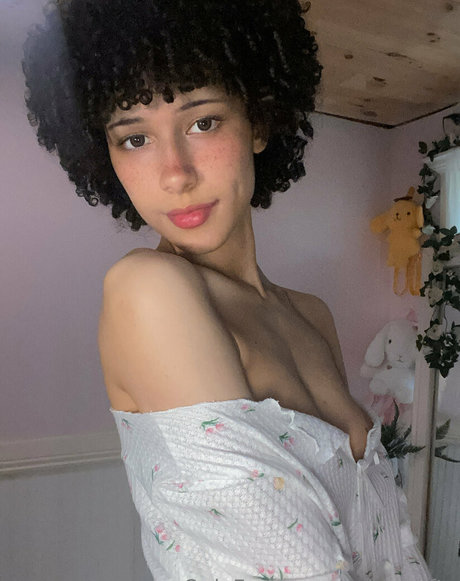 Cybersofty star naked pic