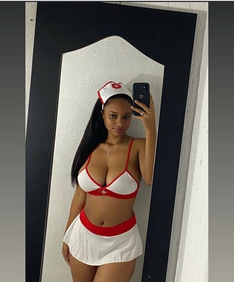 Yissett star pretty photo