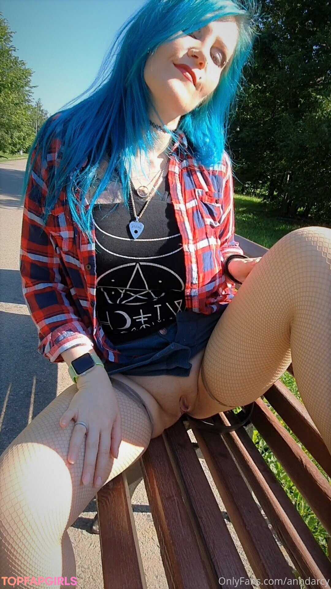Ann Darcy art model pics