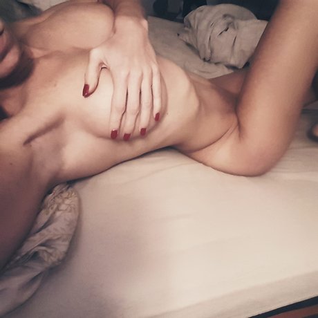 Prunelle fitgirl model art image