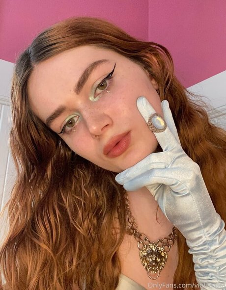 floraauclair naked actress picture