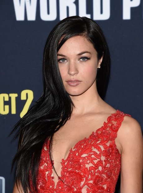 Alexis Merizalde Knapp star erotic photo